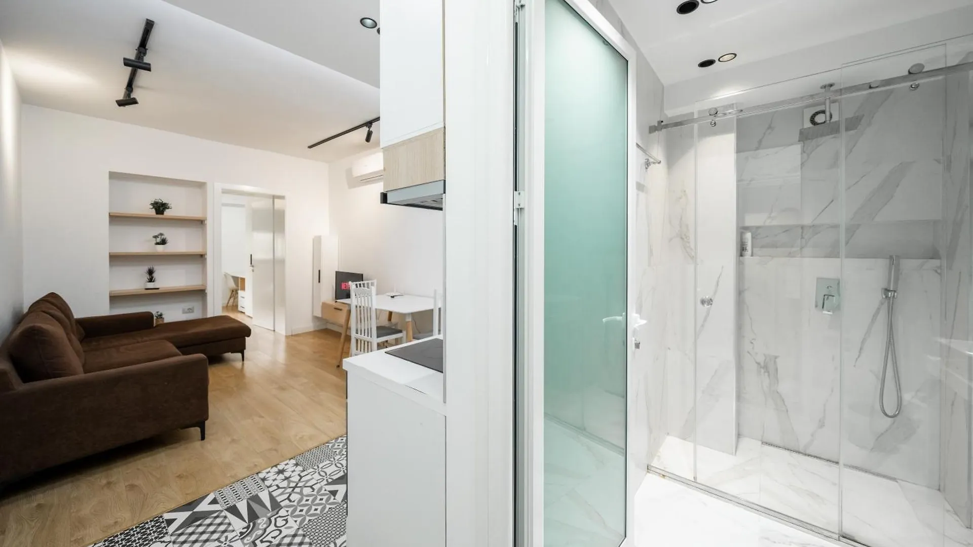 Comfy Modern Urban Apartment - Central Tirana