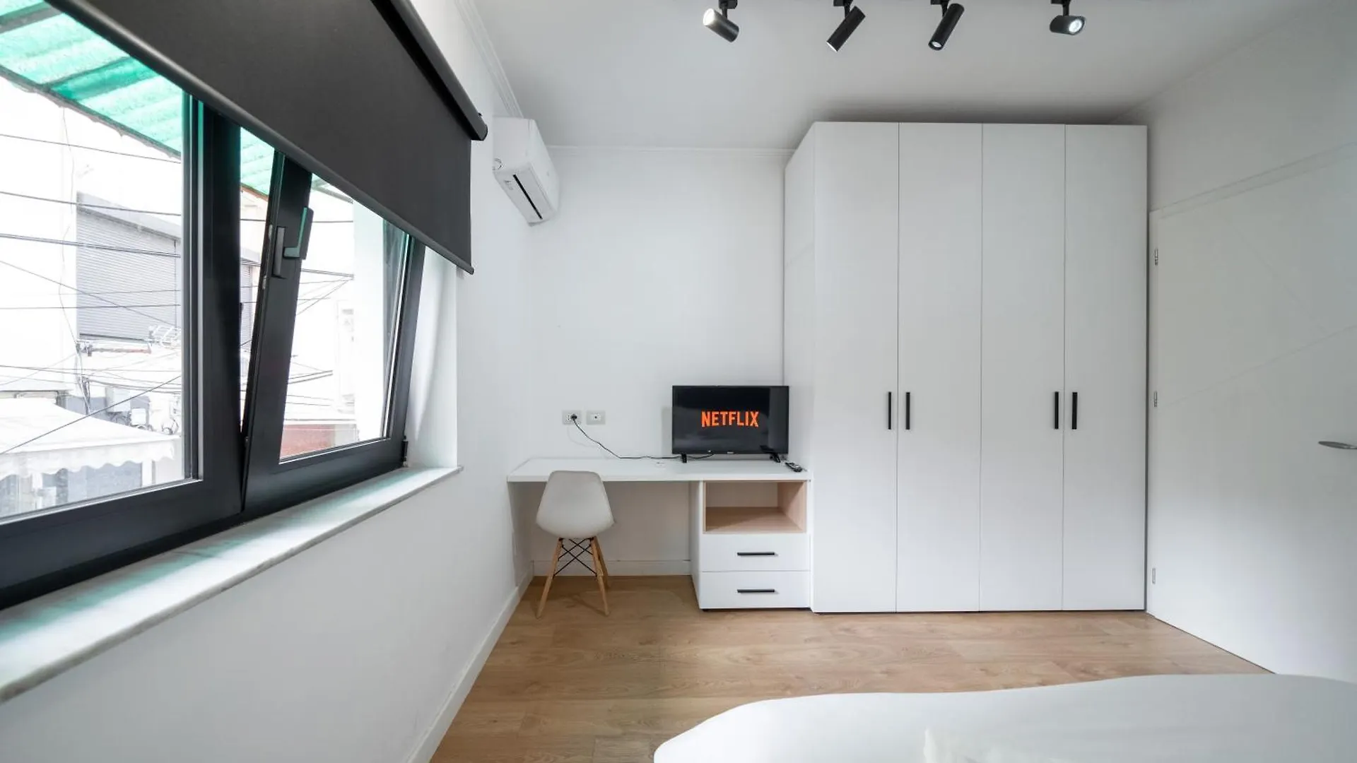 Comfy Modern Urban Apartment - Central Tirana